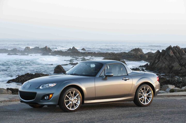 Mazda MX-5 ir RX-8 gali tapti vienu, sako generalinis direktorius
