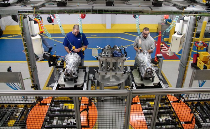 „Chrysler“ investuoja 266 mln. dolerių į 8 greičių transmisijos gamybą