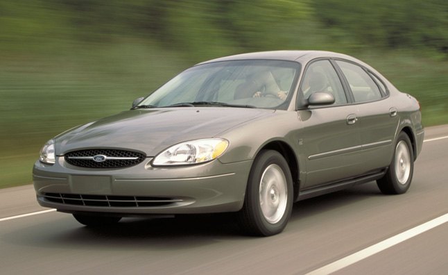 NHTSA atlieka tyrimą dėl „Ford Taurus“ ir „Mercury Sable“